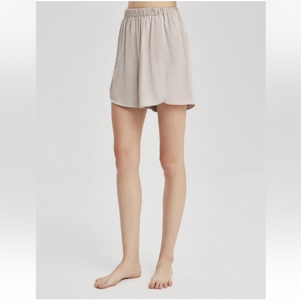 NAP Champagne glossy loose Shorts
